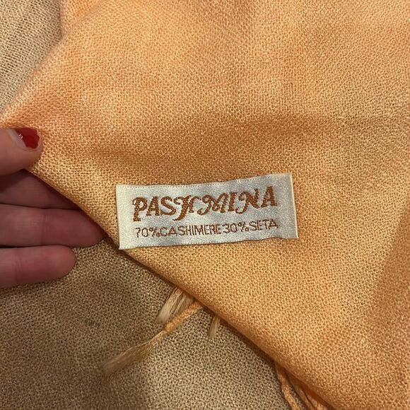 Pashmina ombré orange cashmere blend scarf - Picture 2 of 2